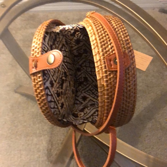 Round Rattan Bag - Picture 7 of 8